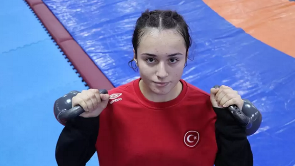 Milli Güreşçi Safiye Yasin Olimpiyatta Altın Madalya İçin Ter Döküyor